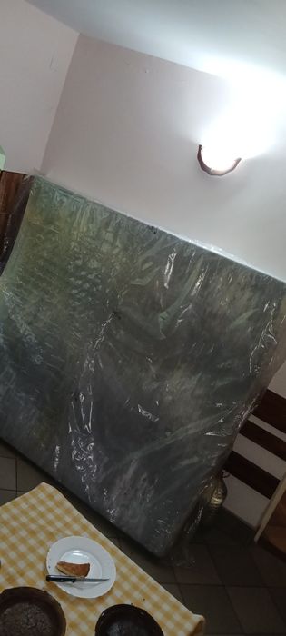 Saltea burete/spuma 180x200 grosime 20 cm Nouă