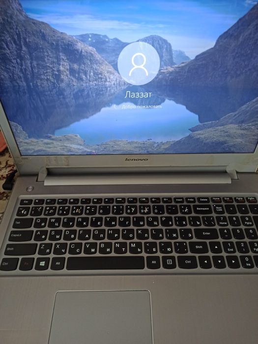 Продам ноут бук Lenovo б/у вместе  с сумкой.