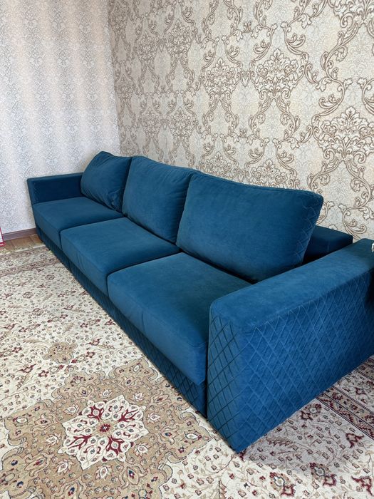 Продам диван-трансформер 3.5м. Можно сделать угловым