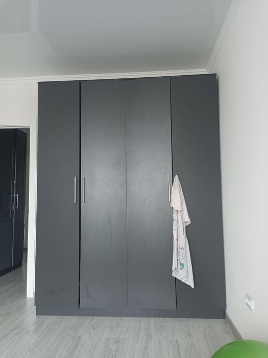 Продам шкаф срочно