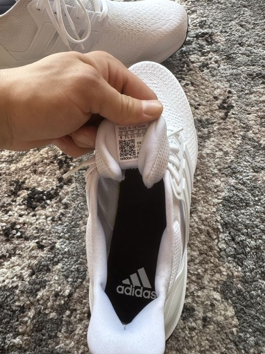 Vand adidasi adidas noi