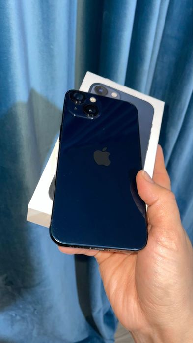 Продам айфон 13