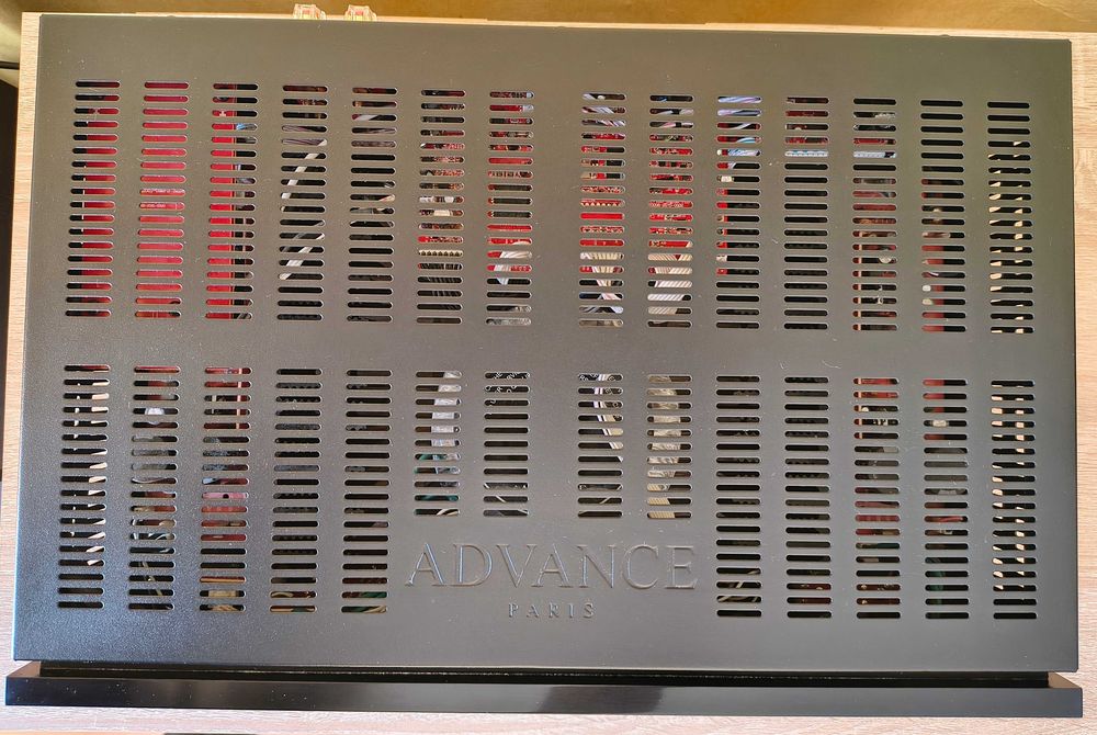 Стерео усилвател Advance Paris x-i75