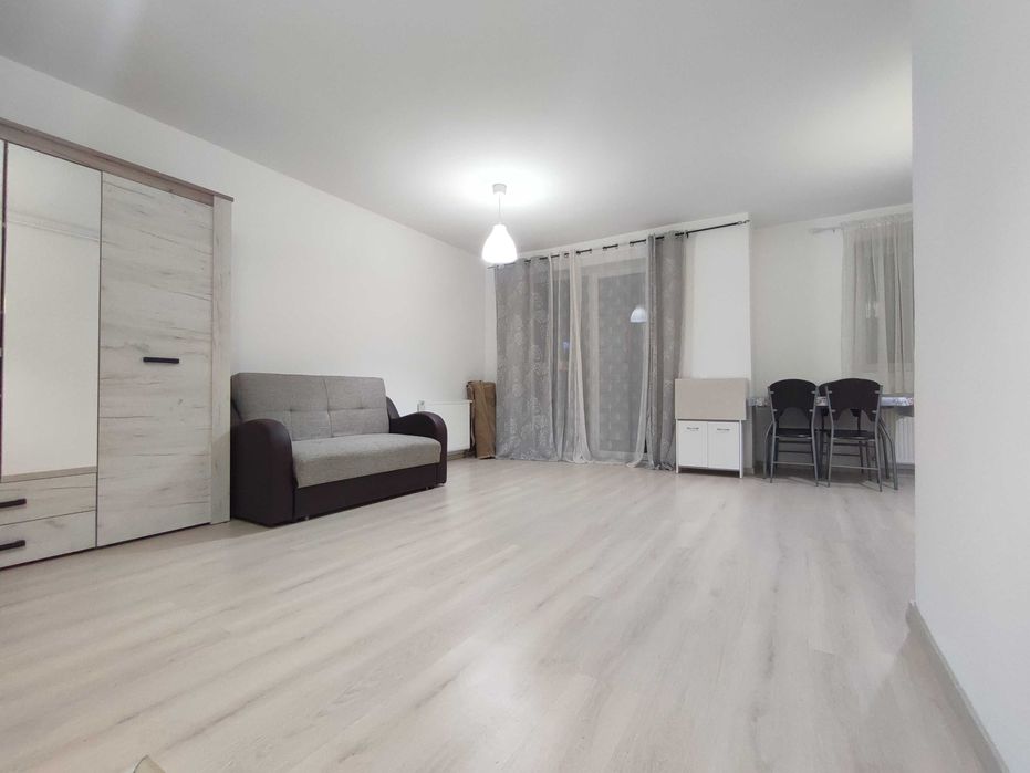 Închiriez apartament cu o cameră, Str. Florilor, 34 mp + terasă, 300€