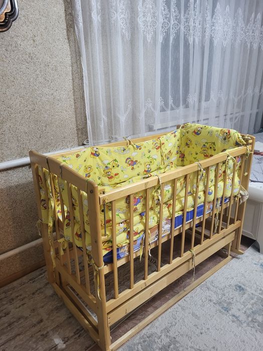 Детская кроватка