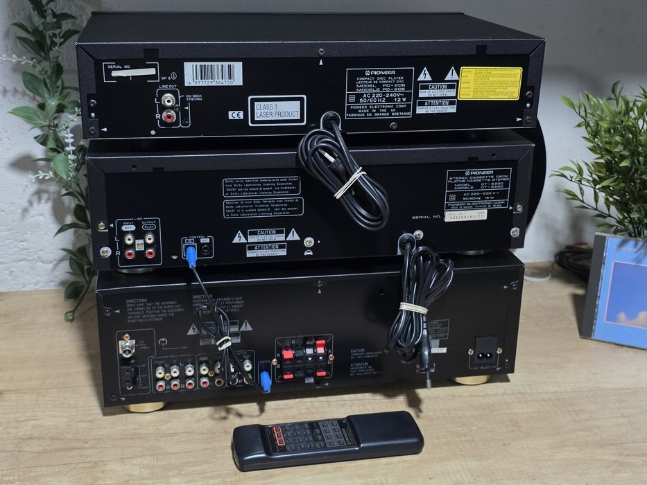Linie audio PIONEER ,receiver sx-254r, deck ct-s250, cd player pd-206