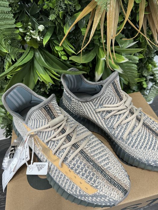 Yeezy Boost 350.