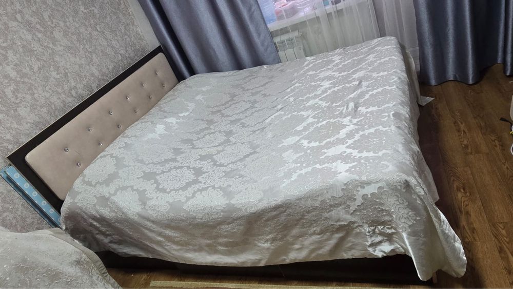 Продам двухспальную кровать