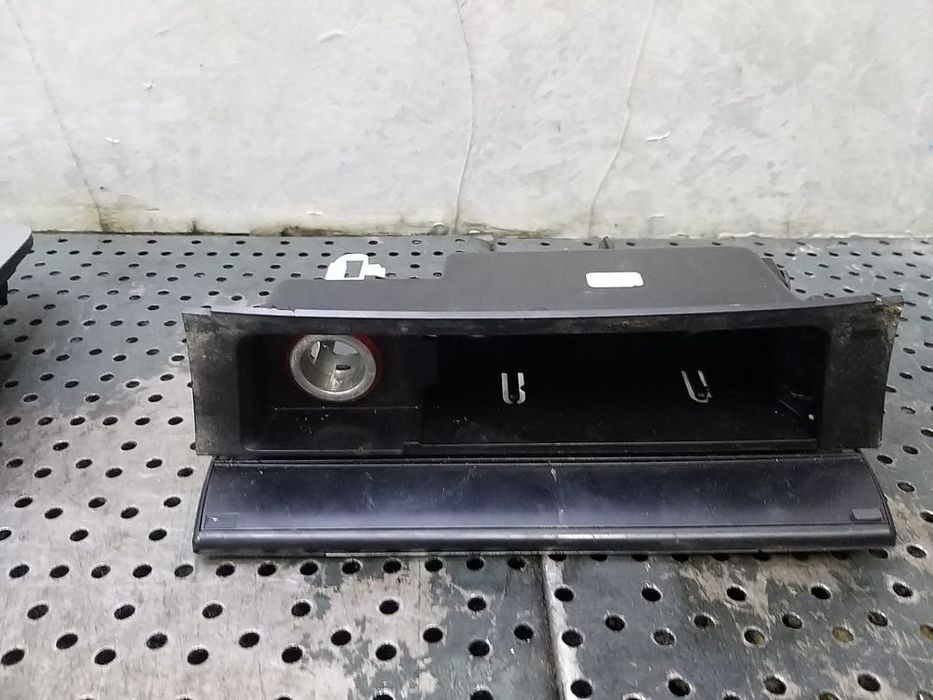 Scrumiera vw passat b6 3c 3c0863284 3c0857961