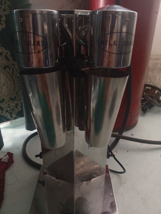 Kakteyl aparat. Milk shake