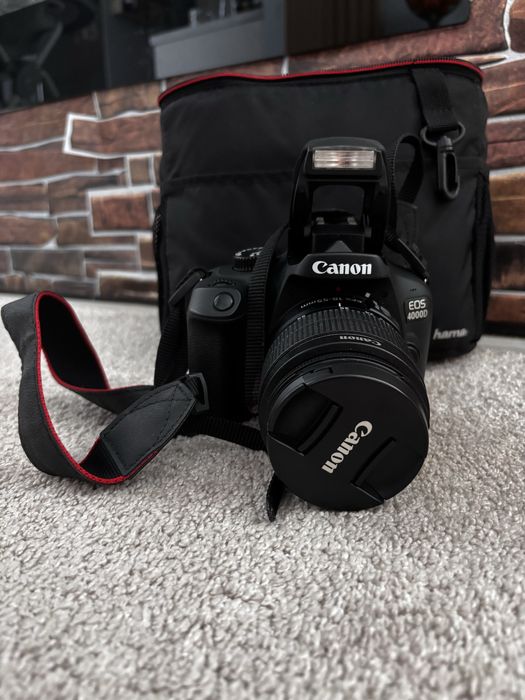 Canon EOS 4000D с китов обектив 18–55mm.