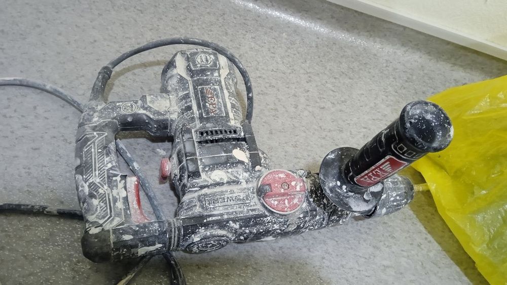 Срочный продам своих перфоратор и болгарка