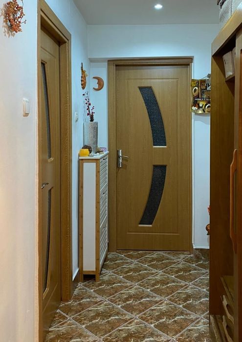Apartament cu 3 camere, 71mp, zonă centrală +loc de parcare(copertină)