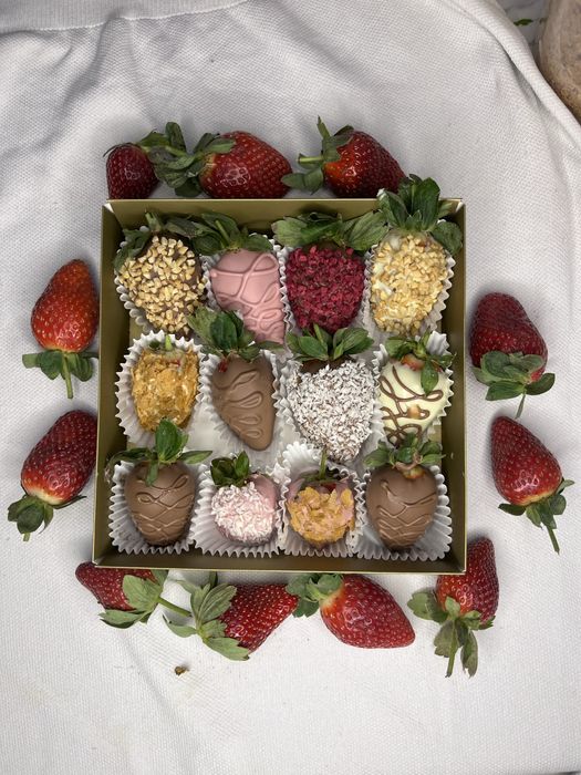 Клубника в шоколоде Астана