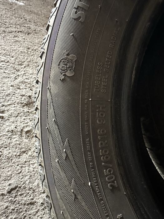 Диски с зимними шинами (липучка)