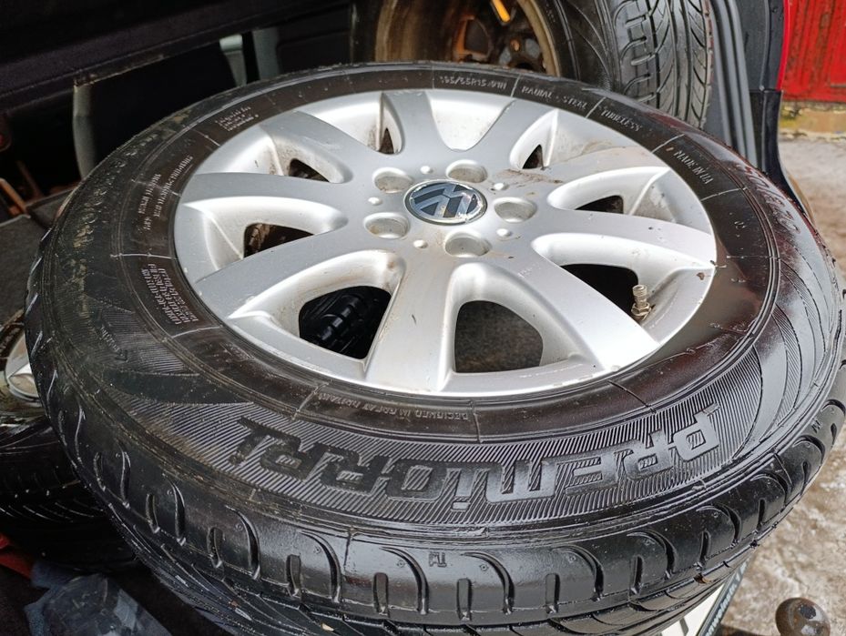 Cauciucuri+Jante aluminiu R 15 Originale Volskwagen