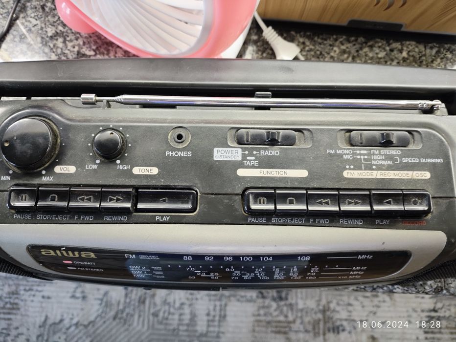 Кассетный аудиомагнитофон AIWA. Оригинал Япония.