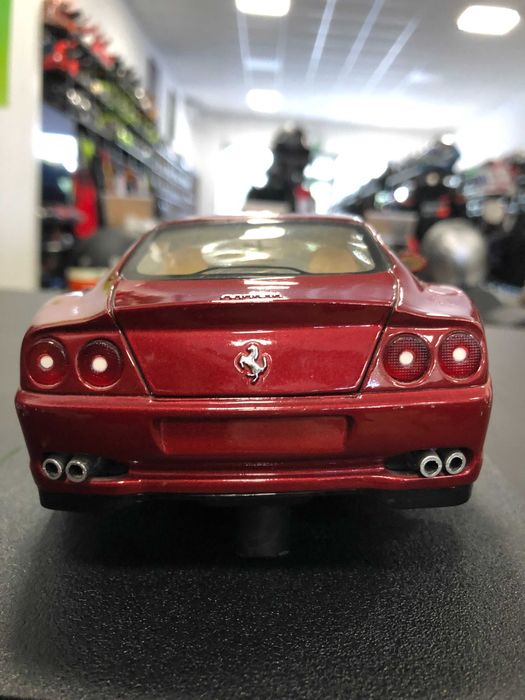 Метална колекционерска количка HOT WHEELS  FERRARI 550 MARANELLO 1:18