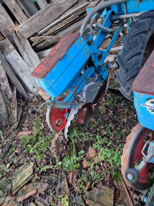 Vând semănătoare marca monosem pnu