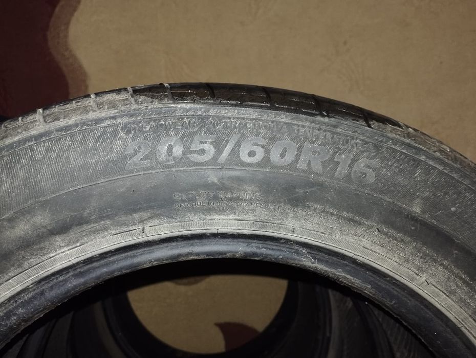 Продам шины 4 шт. В отличном состоянии