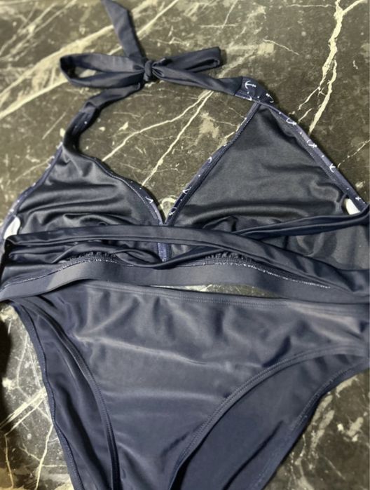 Costum de baie..