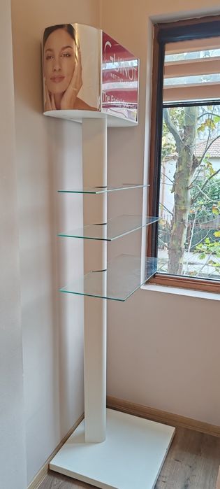 Стелаж / полица / рекламна стойка