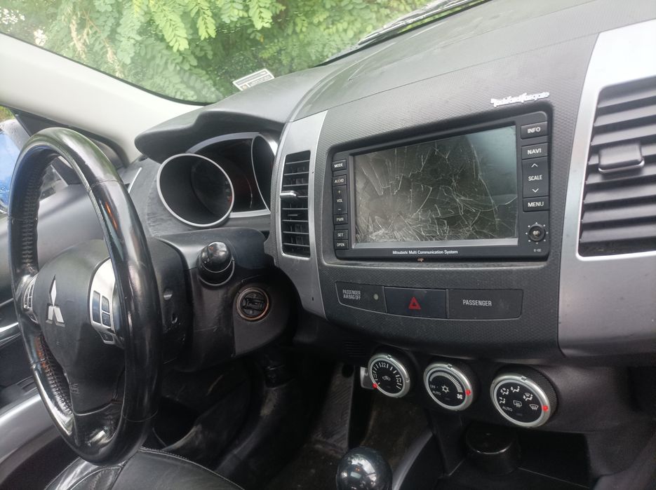 Mitibishi outlander 4x4 7locuri