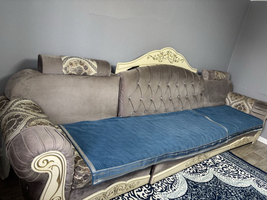 Продам диван в хорошем качестве