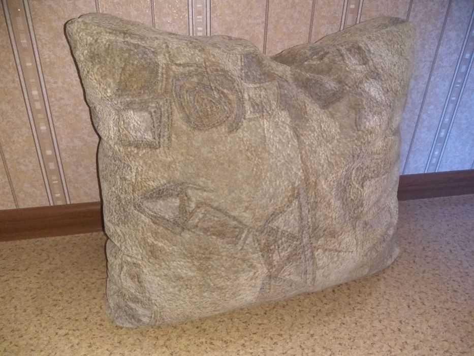 Подушки диванные д55 на 45,  метро Москва