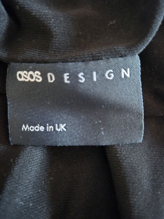 Елегантна черна рокля