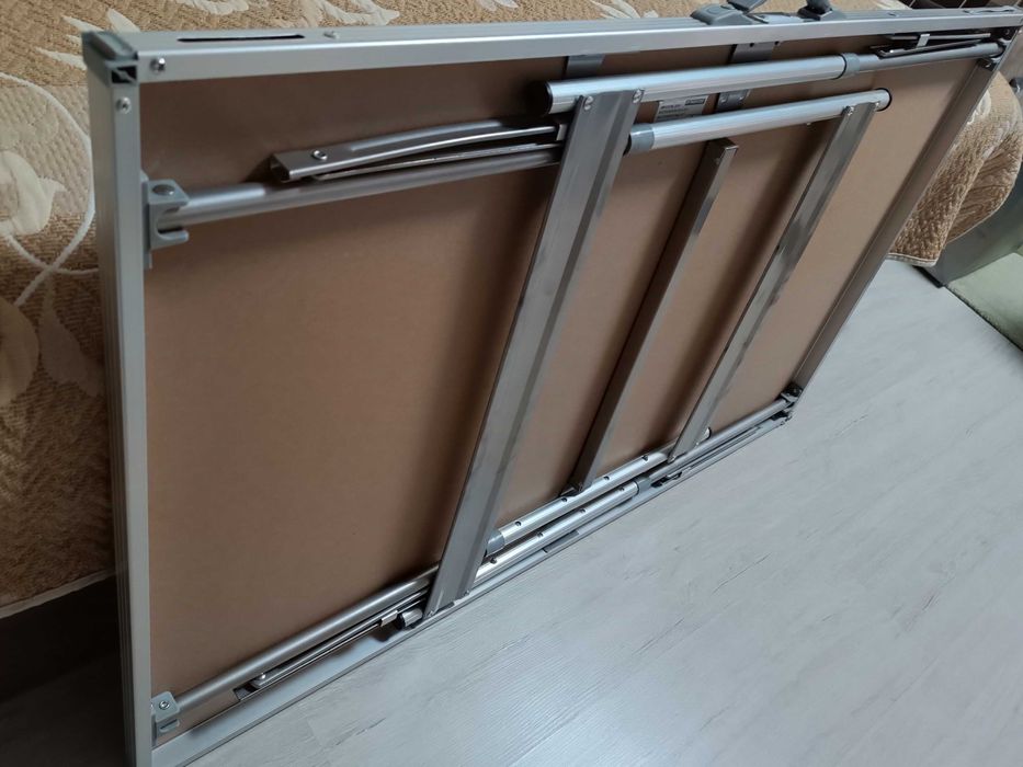 Къмпинг маса - преносима/олекотена със сгъваеми  крака