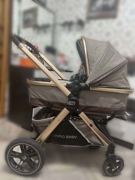 Детская коляска три в одном