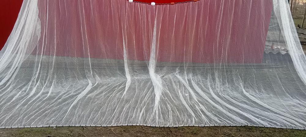 Plasa pescuit  năvod. voloc