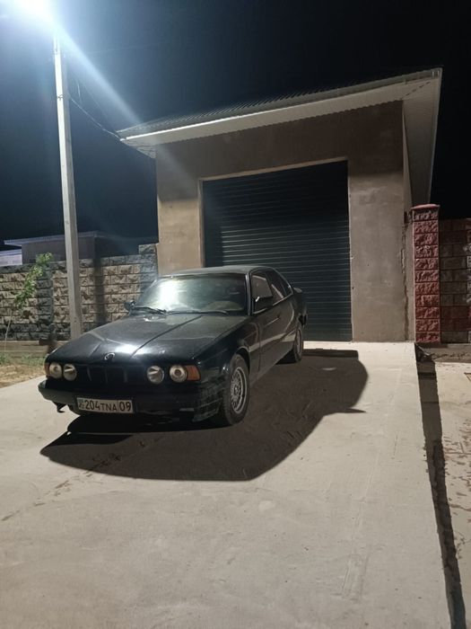 Автомобиль бмв е34