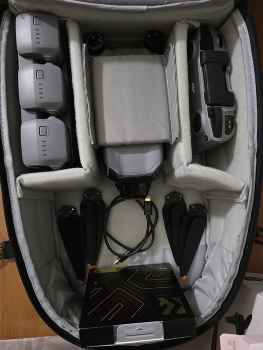 Drona DJI Air3 fly more combo +accesorii