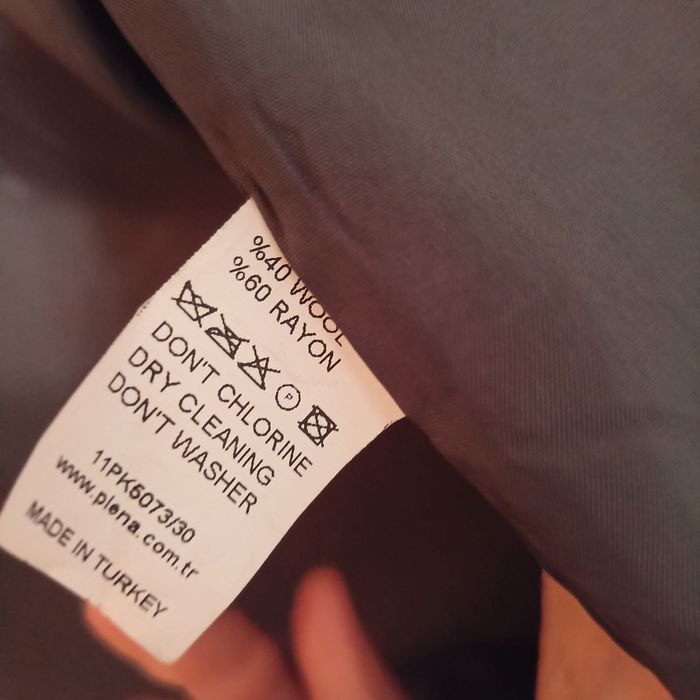 Продам пальто на девушку.