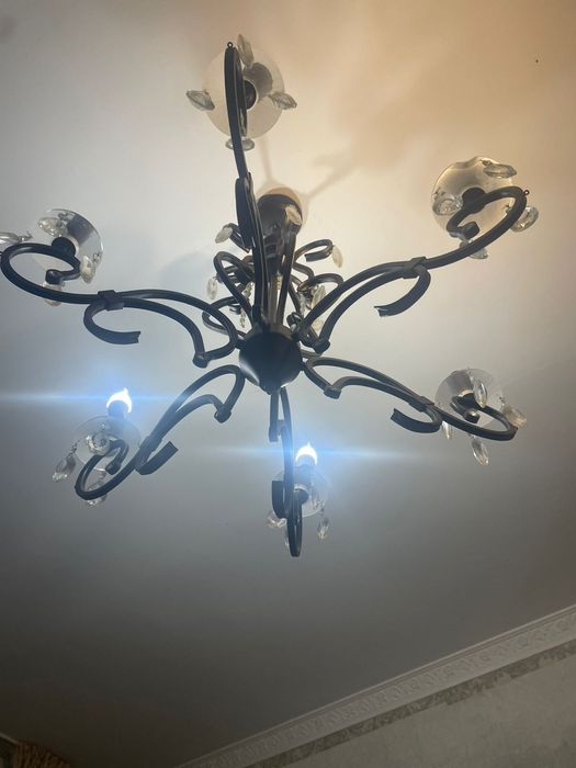 Люстра в отличном состояние