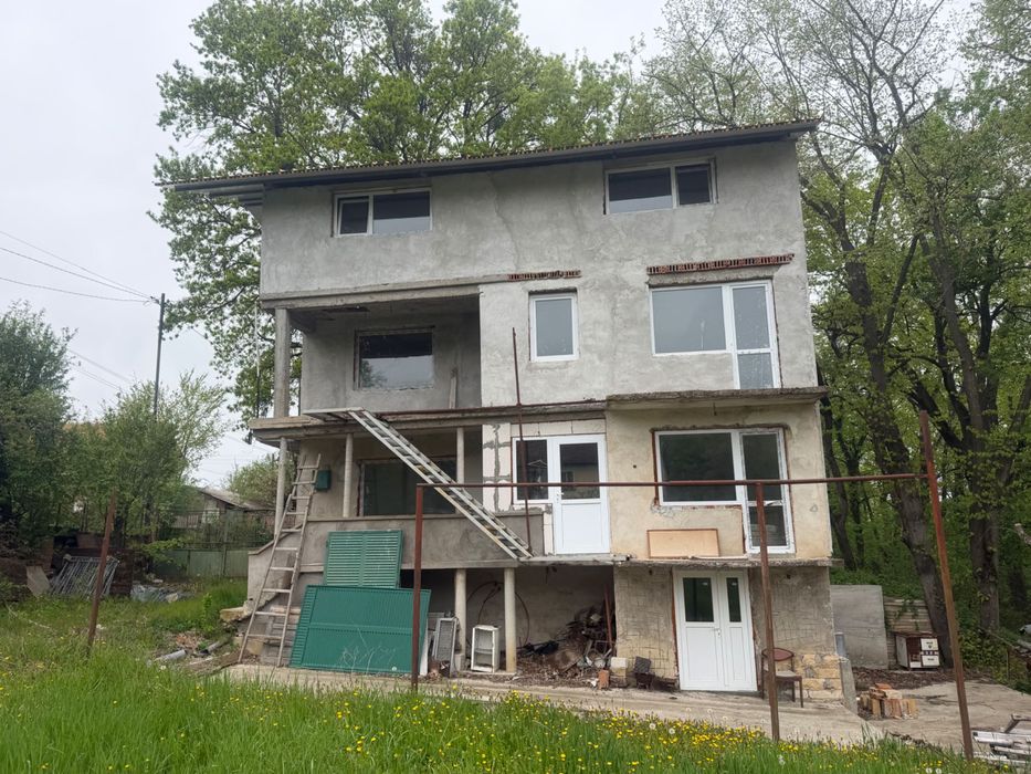 Вила до Враца , местността “Деривол” 85000 евро