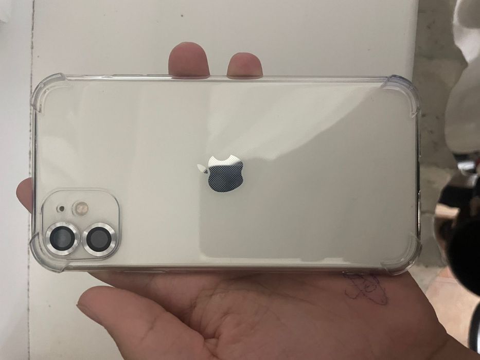 Обменяю айфон 11