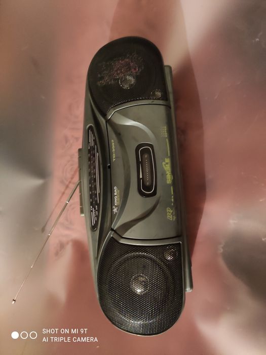 Продам кассетную магнитолу