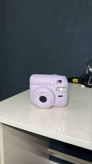 instax mini 12 прям как новая