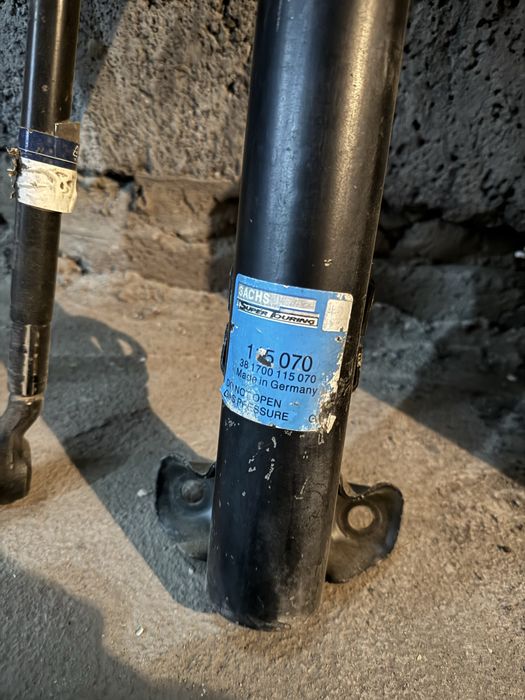Запчасть на Мерседес 124