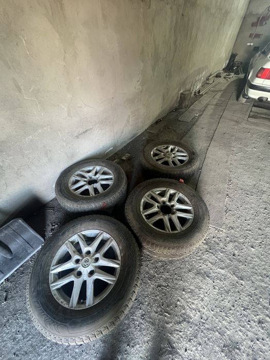 Продаю колеса на Land Cruiser 200