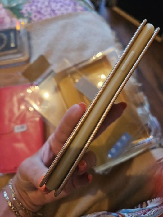 Протектор/ кейс за IPhone 8G цвят Gold