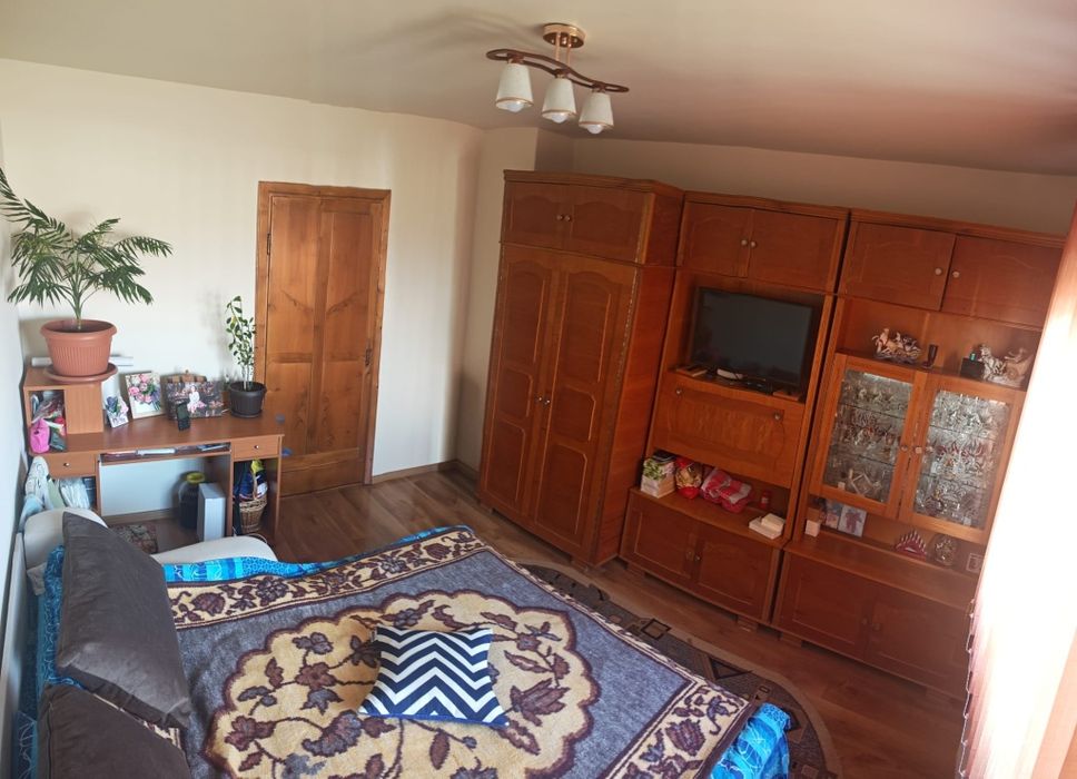 Vand apartament 3 camere