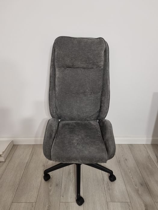 Scaun de birou rotativ