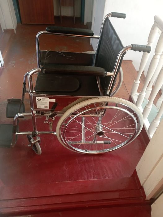 Продам кресло- коляску 3 в 1
(Кресл