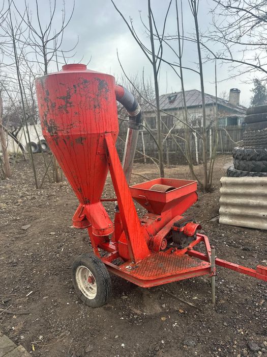 Moara ciclon Seko pe cardan