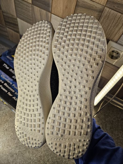 Skechers Donlen. Memory Foam. 43 . 69 . Olx