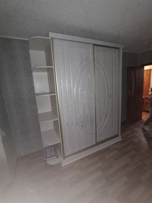 Диван, шкаф , отдам безплатно